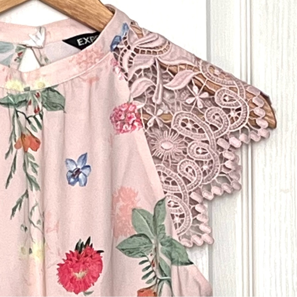 Express Pink Floral Lace Halter Top Sz M Romantic Fairycore Cottagecore Feminine - Picture 3 of 13
